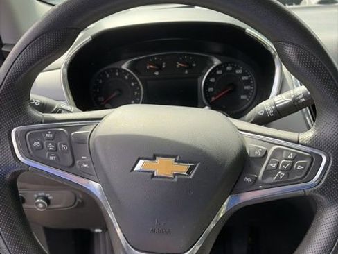 Used 2023 Chevrolet Equinox LS w/ LS Convenience Package image 2