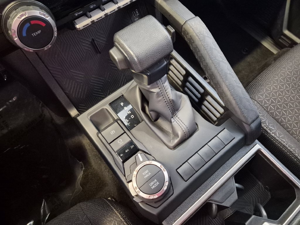 Used 2025 Toyota 4Runner SR5 AWD/4WD image 23