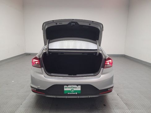 Used 2020 Hyundai Elantra SE FWD image 29