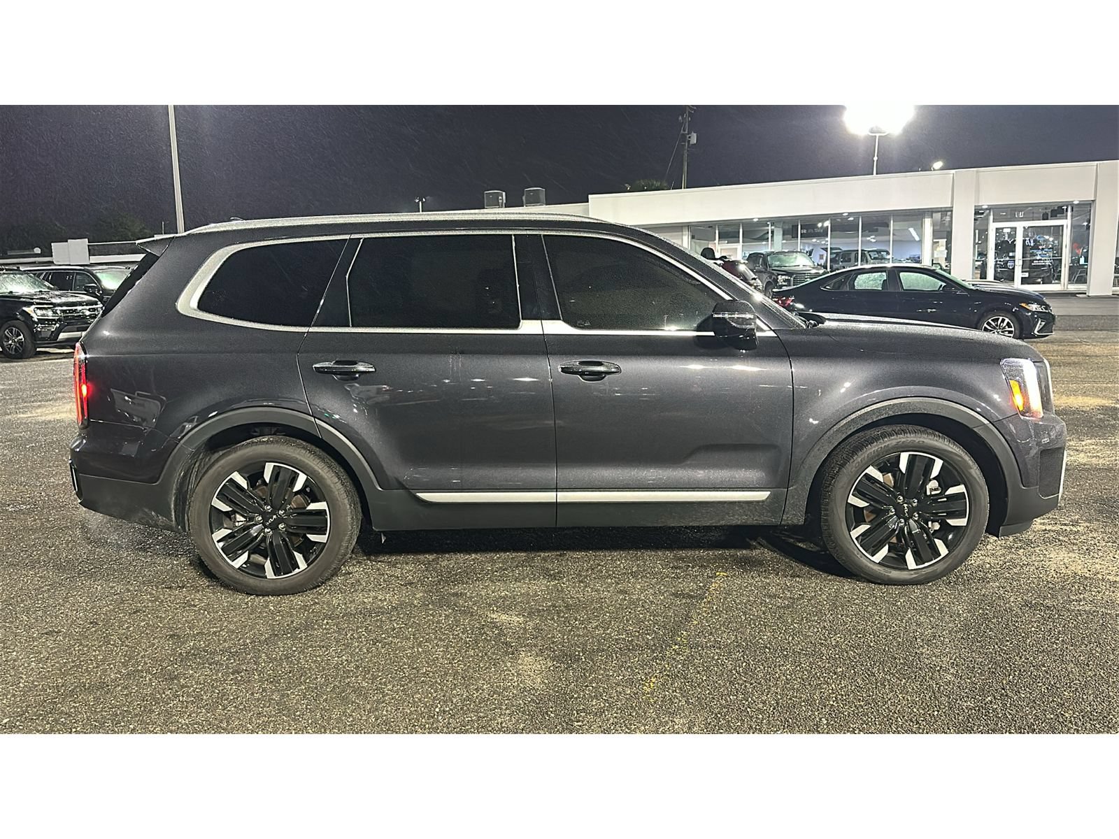 Used 2025 Kia Telluride SX FWD image 6