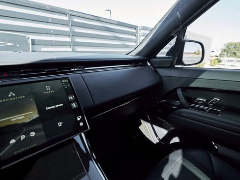 Used 2024 Land Rover Range Rover Sport image 80