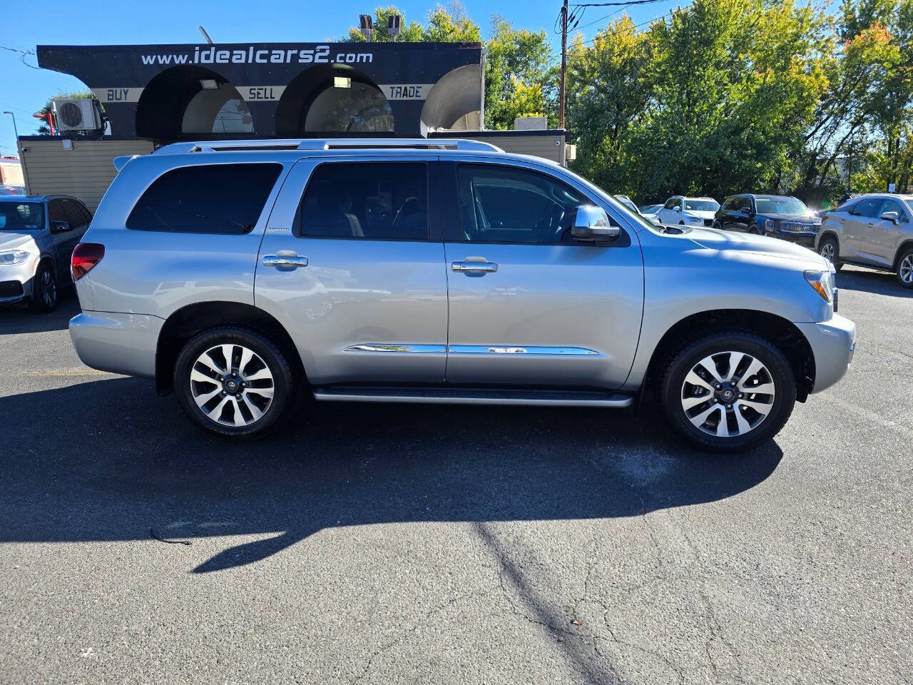 Used 2020 Toyota Sequoia Limited w/ Safety & Convenience Package AWD/4WD image 2