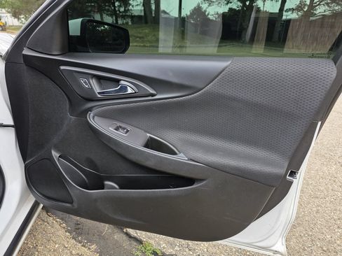 Used 2020 Chevrolet Malibu LT FWD image 21