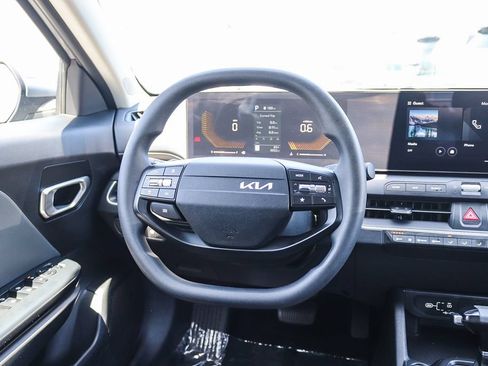 Certified 2025 Kia K4 FWD image 13