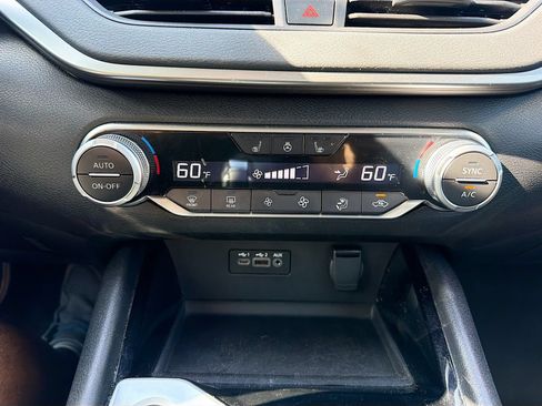 Used 2020 Nissan Altima 2.5 SV FWD image 16