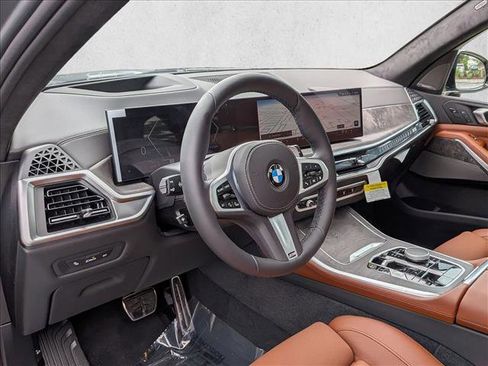 New 2026 BMW X5 xDrive40i w/ M Sport Package AWD/4WD image 3