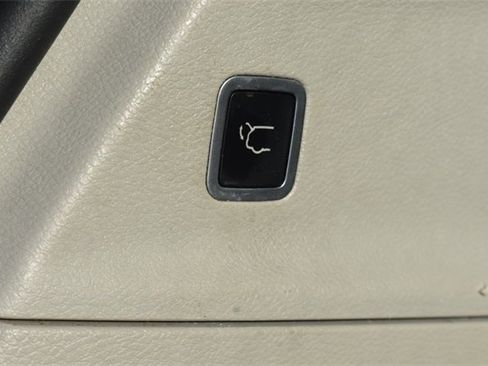 Used 2018 Chrysler Pacifica Touring-L image 17