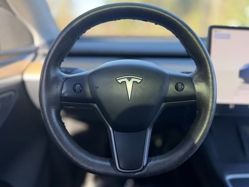 Used 2024 Tesla Model Y Long Range image 43