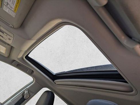 Used 2013 Toyota RAV4 Limited AWD/4WD image 14
