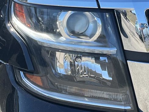 Used 2018 Chevrolet Suburban Premier image 8