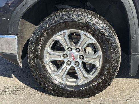 Used 2022 GMC Sierra 1500 SLT w/ SLT Convenience Package image 12