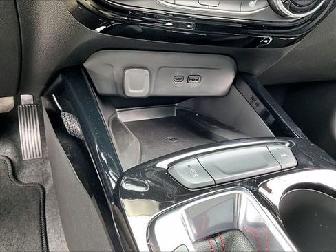 New 2026 Chevrolet Trax RS w/ Sunroof Package FWD image 24