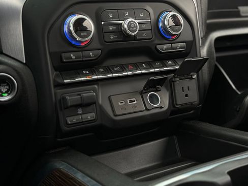 Used 2021 GMC Sierra 1500 Elevation w/ Preferred Package AWD/4WD image 19