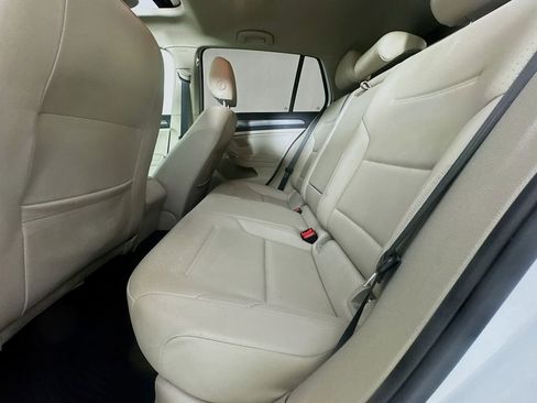 Used 2018 Volkswagen Golf SE image 31