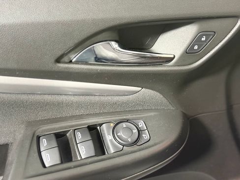 Used 2023 Chevrolet Bolt EUV LT FWD image 22