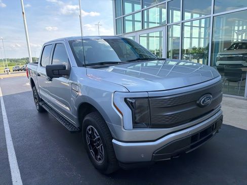 Used 2023 Ford F150 Lightning XLT AWD/4WD image 4
