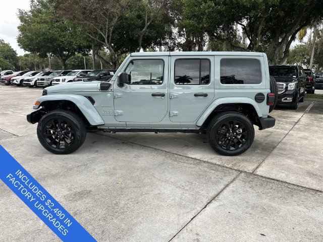 Used 2024 Jeep Wrangler Unlimited Sahara AWD/4WD image 32