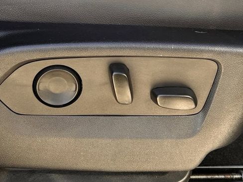 Used 2022 GMC Yukon AT4 image 28