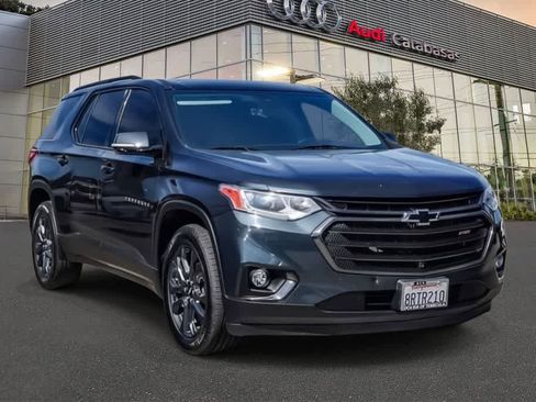 Used 2020 Chevrolet Traverse RS w/ LPO, Cargo Package FWD image 3