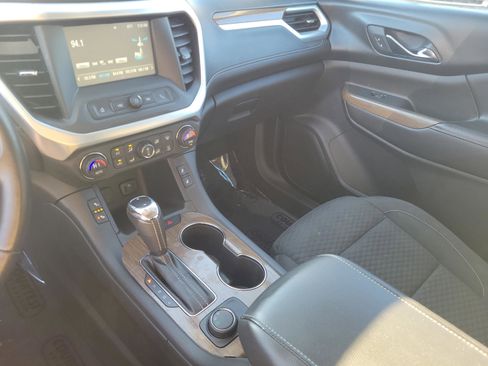 Used 2018 GMC Acadia SLE image 28