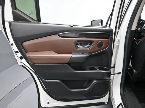 Used 2025 Honda Pilot Elite image 25