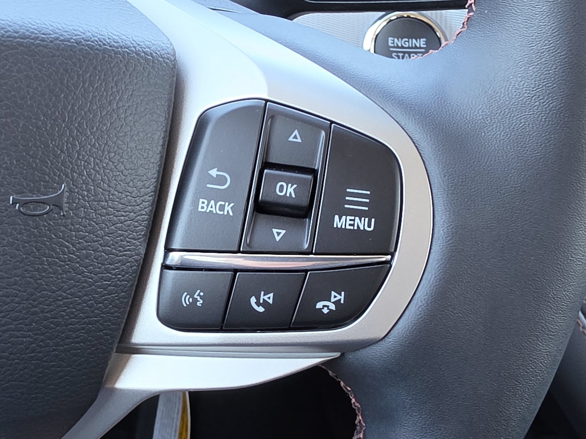 Used 2026 Ford Explorer Active w/ Active Comfort Package RWD image 19