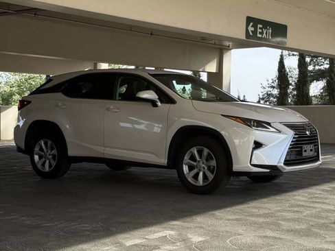 Used 2017 Lexus RX 350 FWD image 3