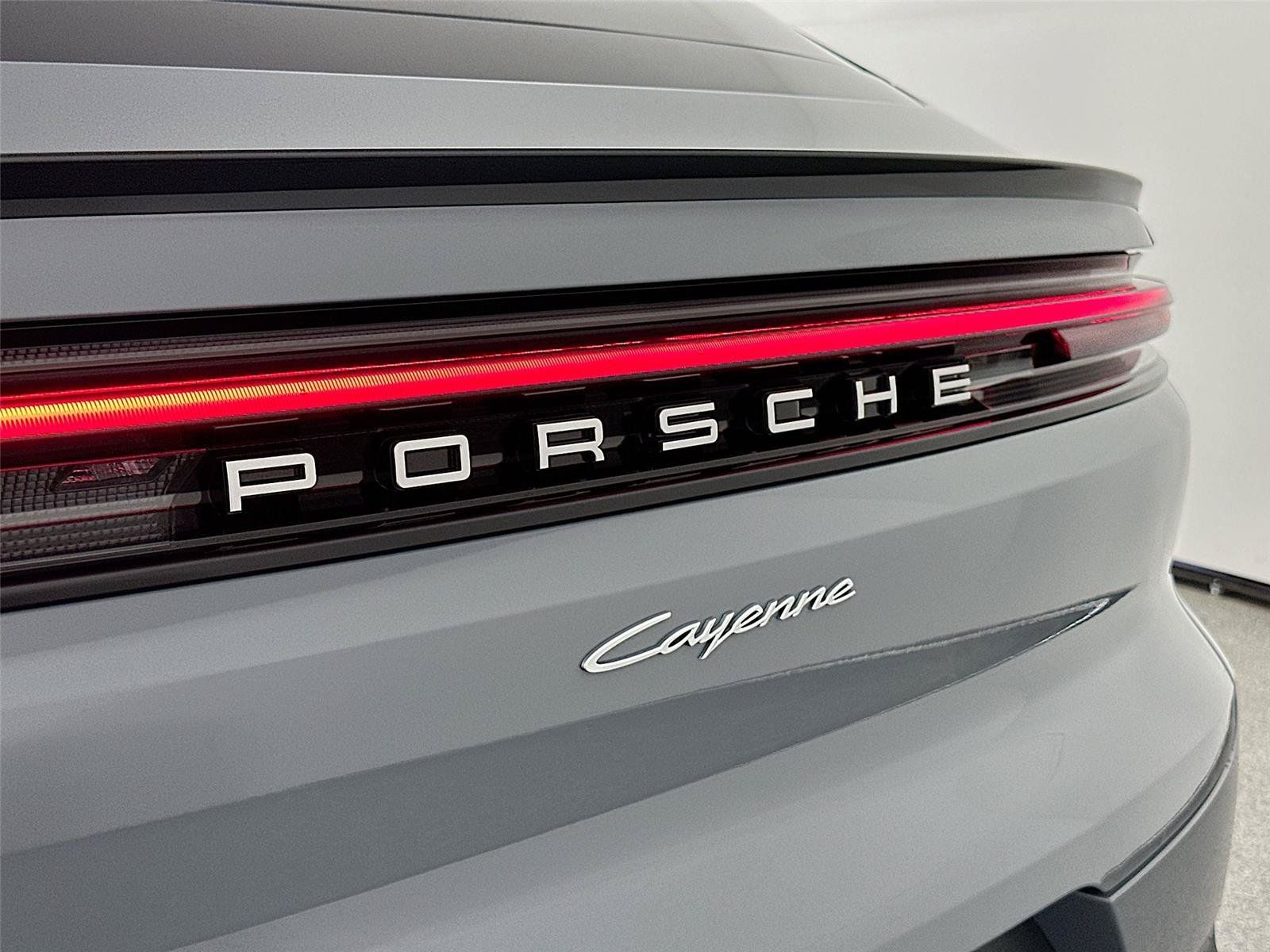 Certified 2026 Porsche Cayenne Coupe AWD/4WD image 17