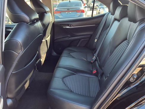 Used 2022 Toyota Camry SE image 18
