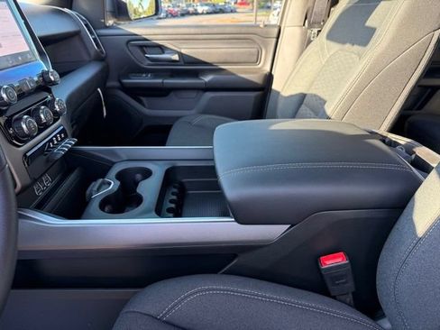 New 2026 RAM 1500 Express AWD/4WD image 23