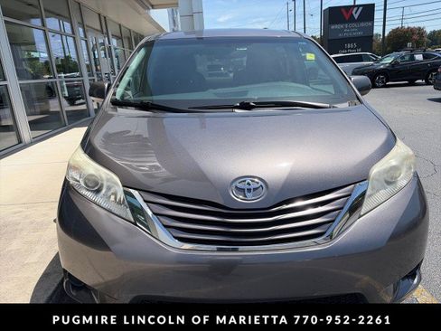 Used 2017 Toyota Sienna LE FWD image 9