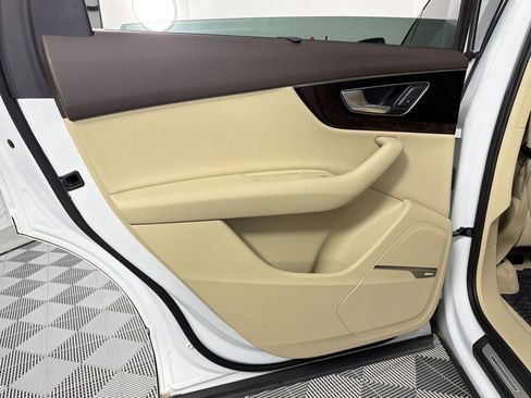 Used 2019 Audi Q7 3.0T Prestige w/ Prestige Package image 17