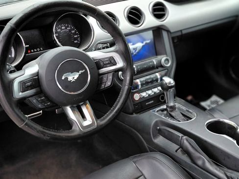 Used 2016 Ford Mustang Premium RWD image 5