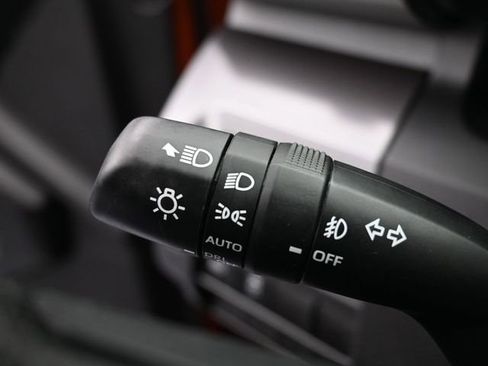 Used 2025 Toyota Tacoma TRD Sport image 23