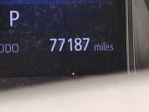 Used 2018 Toyota C-HR XLE FWD image 34