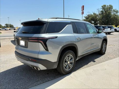 Used 2026 Chevrolet Traverse LT FWD image 15