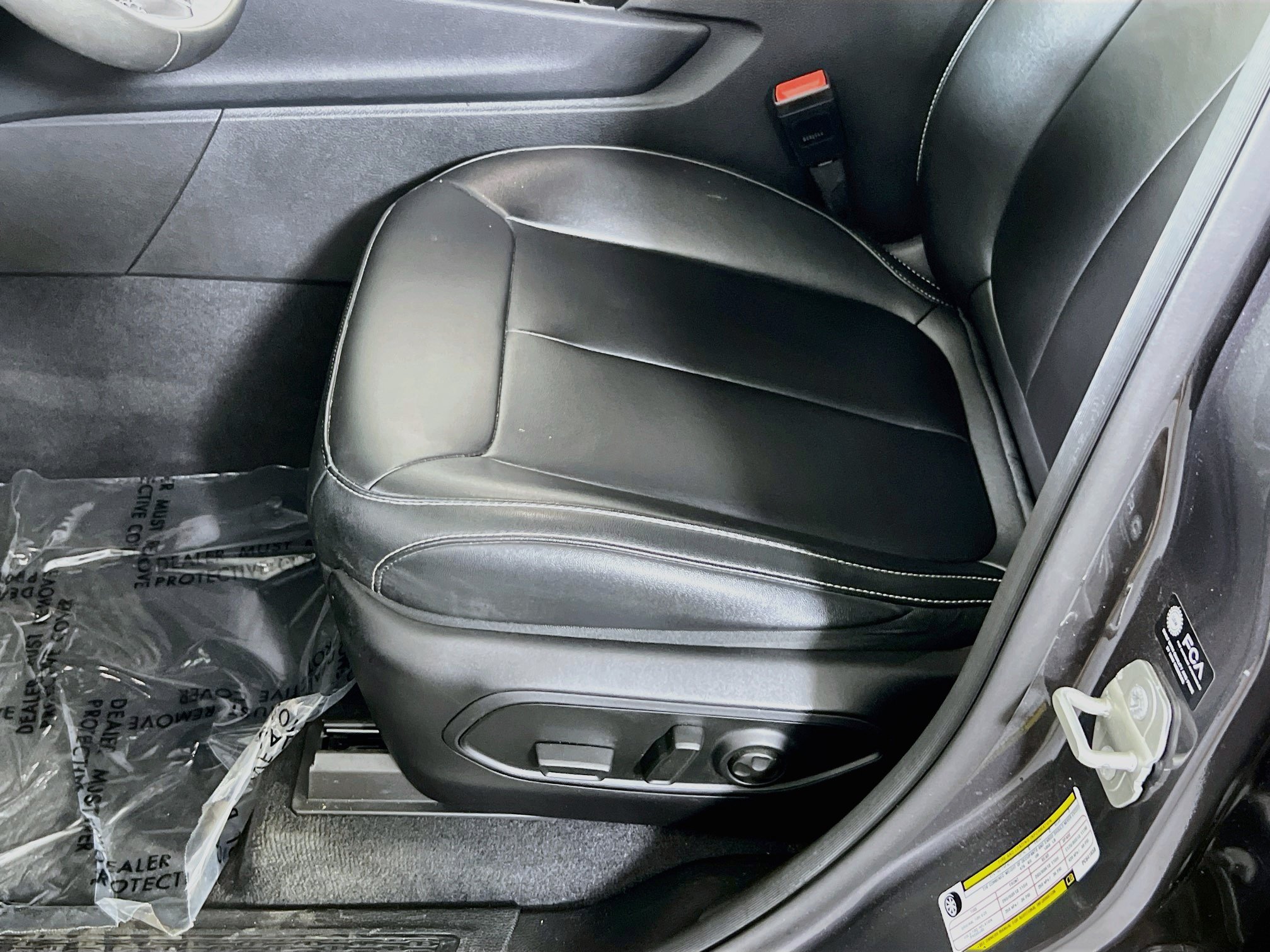 Used 2023 Jeep Grand Cherokee Limited AWD/4WD image 19