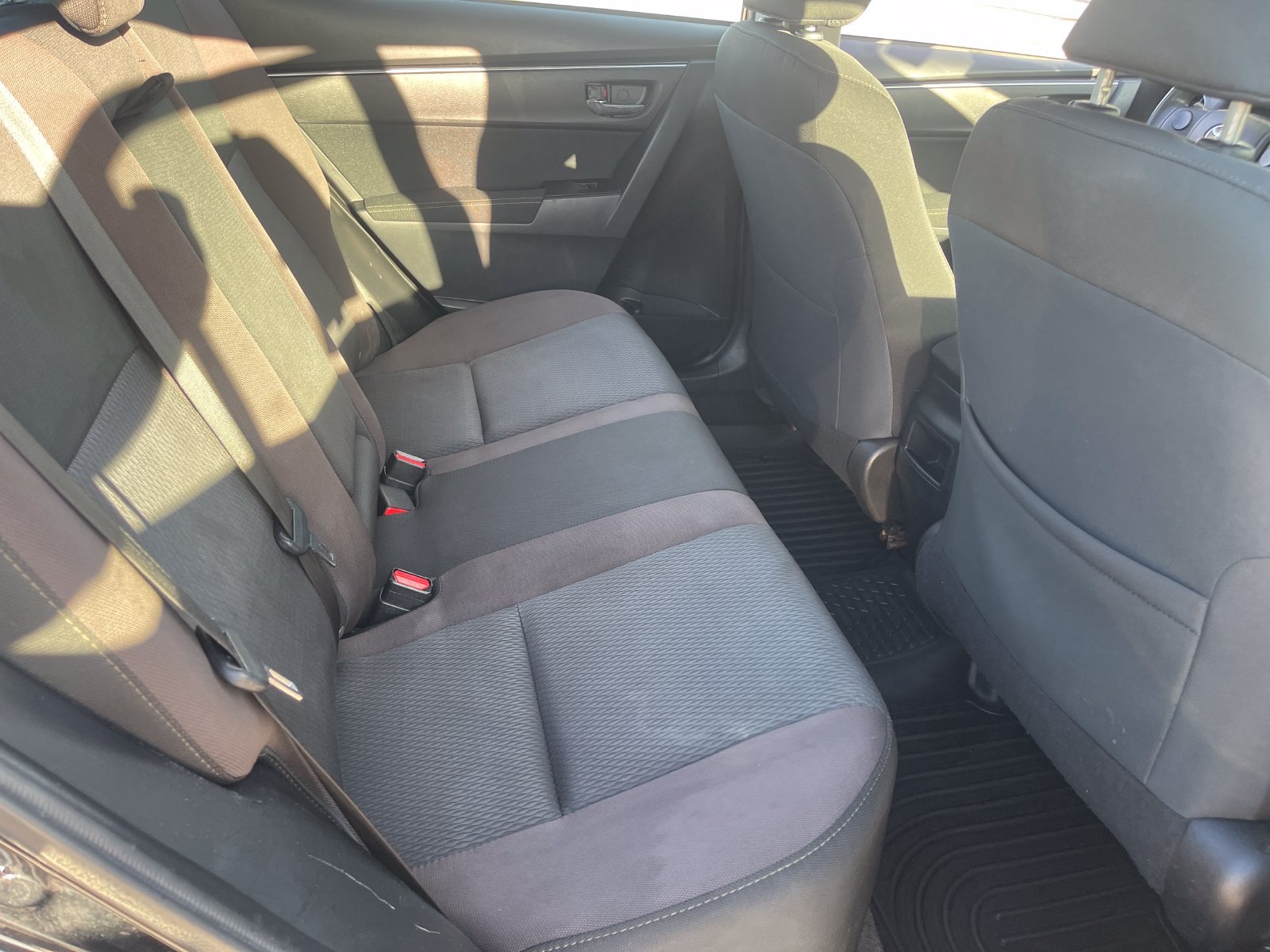 Used 2019 Toyota Corolla LE FWD image 18