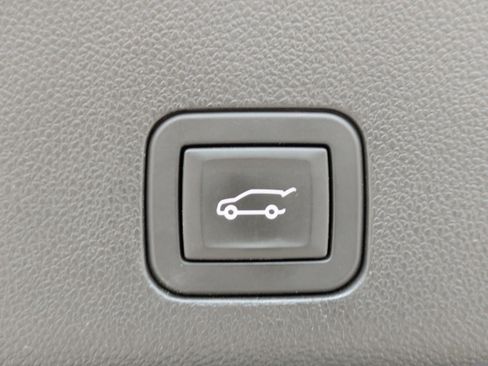 Used 2024 Chevrolet Suburban RST image 13