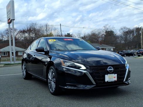 Certified 2025 Nissan Altima 2.5 SL image 3