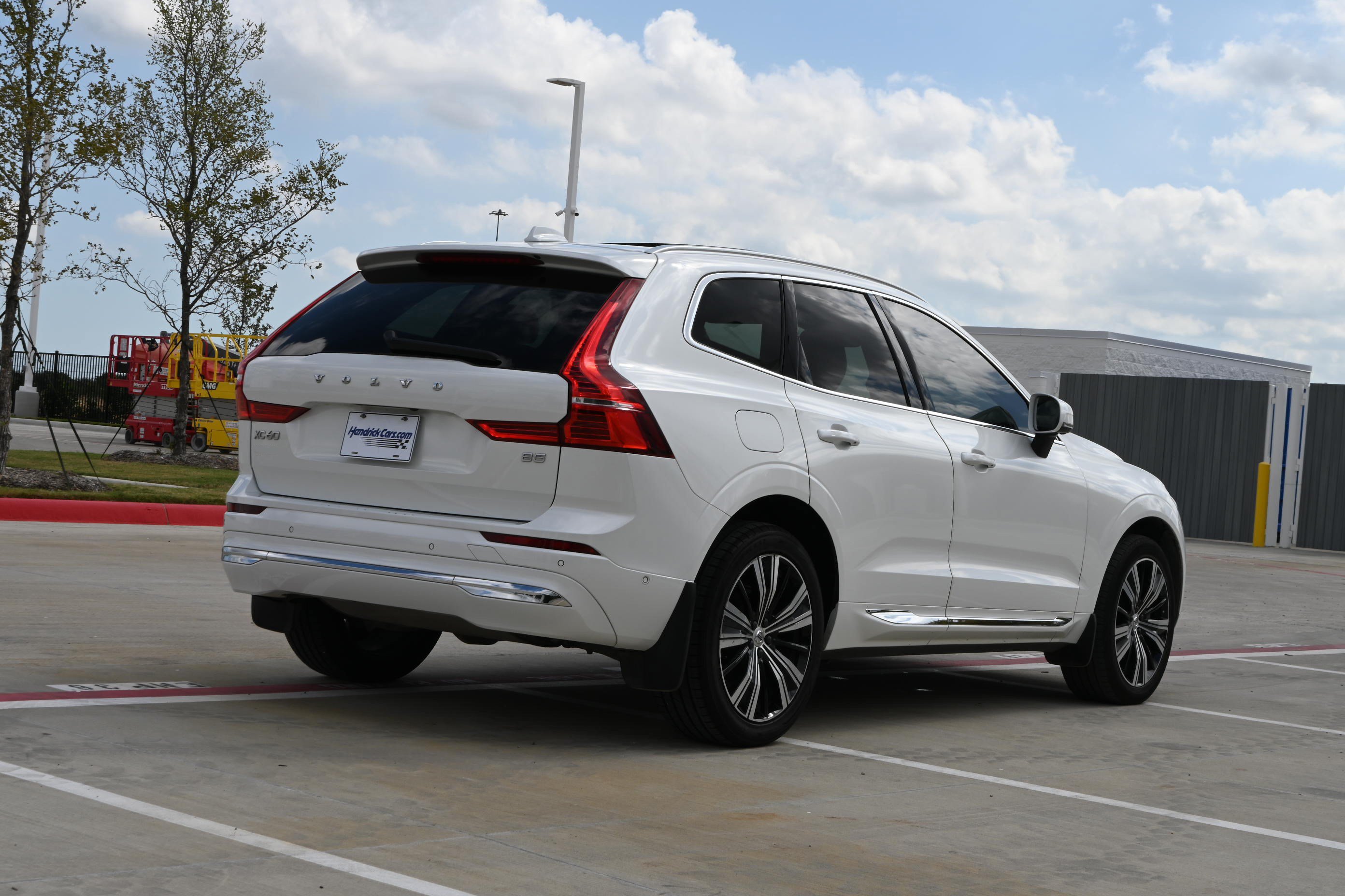 Used 2022 Volvo XC60 B5 Inscription w/ Advanced Package FWD image 9