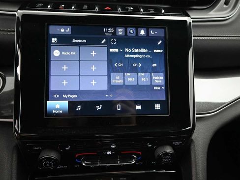 Used 2022 Jeep Grand Cherokee Altitude AWD/4WD image 13