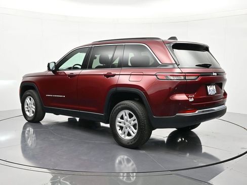 Used 2024 Jeep Grand Cherokee Laredo image 8