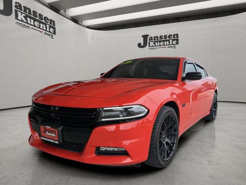 Used 2017 Dodge Charger R/T w/ Navigation & Travel Group RWD image 5