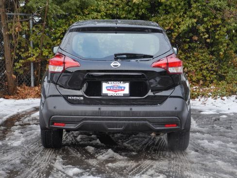 Certified 2020 Nissan Kicks S image 17