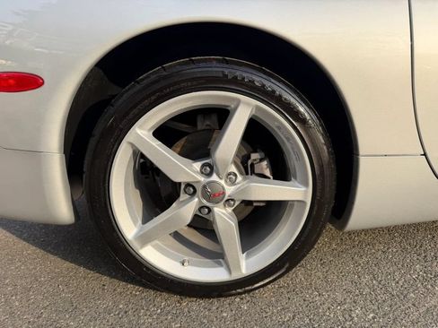 Used 1997 Chevrolet Corvette Coupe w/ Memory Pkg RWD image 32
