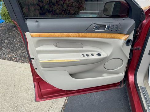 Used 2011 Lincoln MKT AWD w/ 201A Rapid Spec Order Code image 13