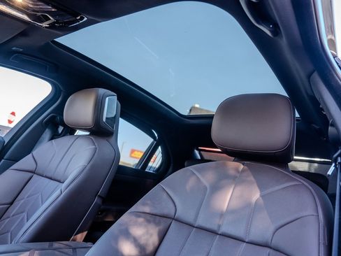 Used 2024 BMW i7 eDrive50 image 17