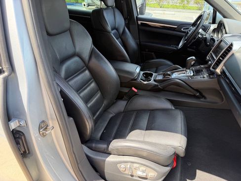 Used 2016 Porsche Cayenne AWD/4WD image 15
