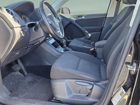 Used 2014 Volkswagen Tiguan S image 13